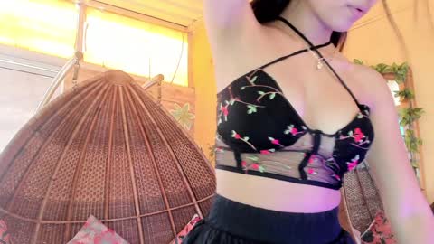 Zara Lim  online show from December 22, 6:15 pm