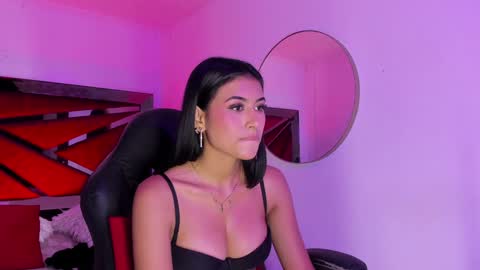 Zara Lim  online show from January 20, 6:32 pm