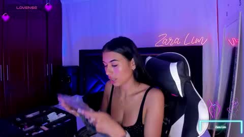 Zara Lim  online show from November 13, 9:47 pm