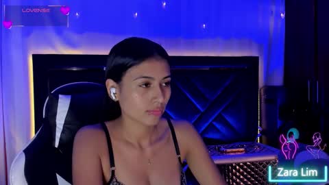 Zara Lim  online show from December 3, 9:02 pm