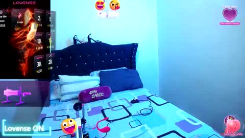 zaraluxx online show from January 18, 6:17 am