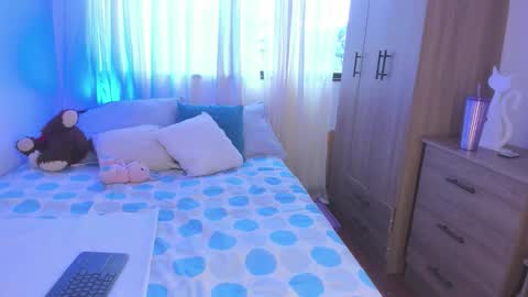   online show from February 20, 6:52 pm