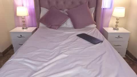 Snapshot of zaraquiinn chatting on September 13, 1:55 pm ZaraQuiinn online show from September 13, 1:55 pm