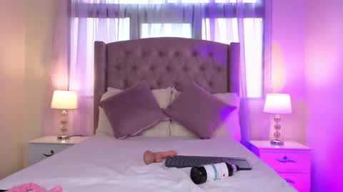 Snapshot of zaraquiinn chatting on October 25, 2:13 pm ZaraQuiinn online show from October 25, 2:13 pm