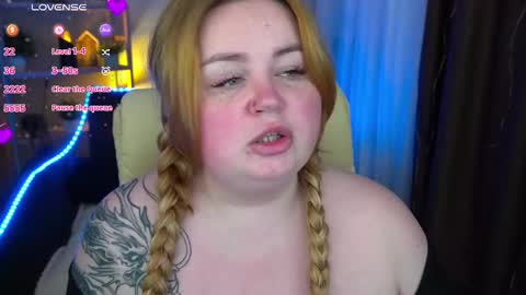 Lola online show from March 8, 9:29 pm