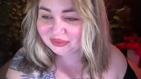 Lola online show from June 22, 7:33 pm