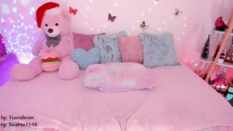 Snapshot of zaratorres_ chatting on December 10, 1:11 pm Zara online show from December 10, 1:11 pm