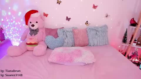 Snapshot of zaratorres_ chatting on December 12, 1:49 pm Zara online show from December 12, 1:49 pm