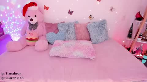 Snapshot of zaratorres_ chatting on December 17, 2:11 pm Zara online show from December 17, 2:11 pm