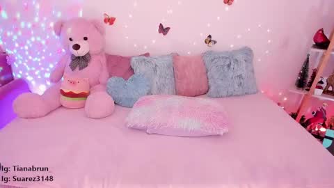 Snapshot of zaratorres_ chatting on February 17, 2:59 pm Zara online show from February 17, 2:59 pm