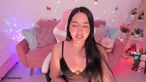 Snapshot of zaratorres_ chatting on October 11, 10:52 pm Zara online show from October 11, 10:52 pm