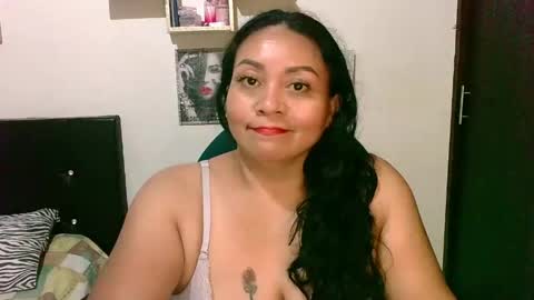 Snapshot of zaray_45bella chatting on May 30, 10:51 pm zaray online show from May 30, 10:51 pm