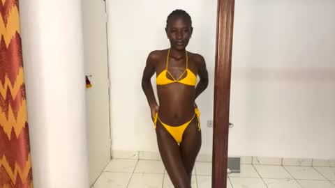 Snapshot of zaria_amara chatting on July 23, 7:45 pm zaria_amara online show from July 23, 7:45 pm