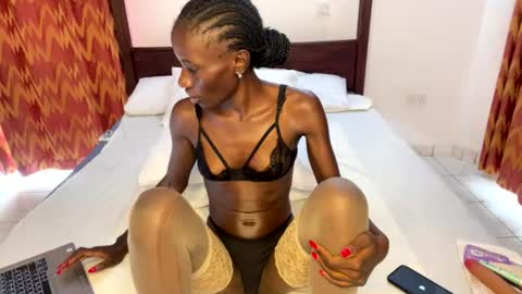 Snapshot of zaria_amara chatting on July 29, 11:19 am zaria_amara online show from July 29, 11:19 am