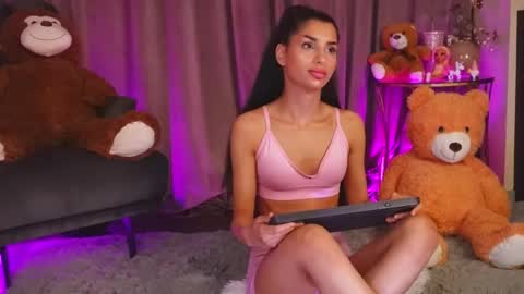 Snapshot of zariaavera chatting on May 16, 1:02 am zariaavera online show from May 16, 1:02 am