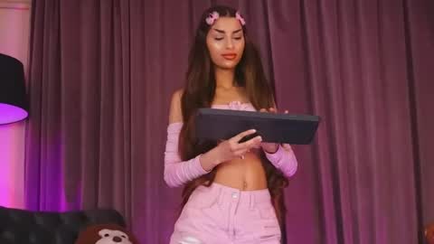 Snapshot of zariaavera chatting on May 24, 8:47 pm zariaavera online show from May 24, 8:47 pm