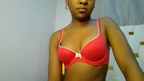 Snapshot of zariah011 chatting on April 30, 8:15 pm zariah online show from April 30, 8:15 pm