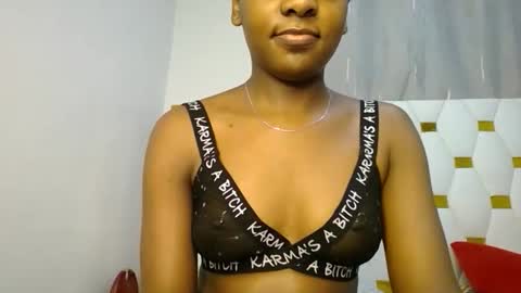 Snapshot of zariah011 chatting on May 18, 4:07 am zariah online show from May 18, 4:07 am