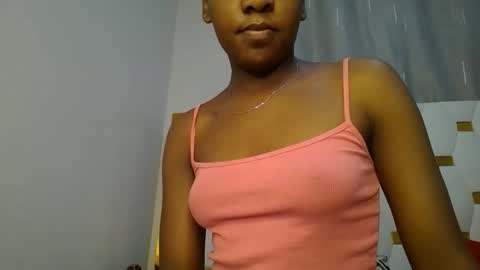 Snapshot of zariah011 chatting on May 18, 9:31 pm zariah online show from May 18, 9:31 pm