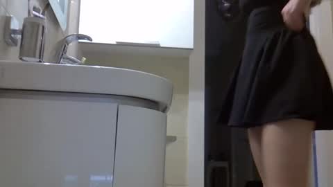 Snapshot of zarinaswift chatting on December 7, 9:17 am Zarina Swift online show from December 7, 9:17 am