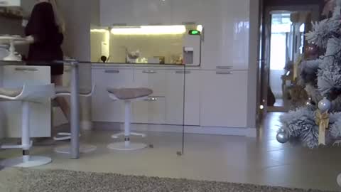 Snapshot of zarinaswift chatting on January 10, 7:35 am Zarina Swift online show from January 10, 7:35 am