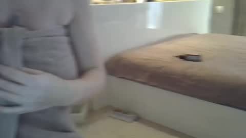 Snapshot of zarinaswift chatting on October 16, 4:13 am Zarina Swift online show from October 16, 4:13 am