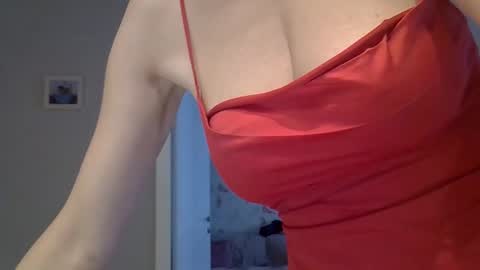 Snapshot of zarinaswift chatting on November 7, 4:56 am Zarina Swift online show from November 7, 4:56 am