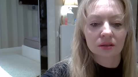 Zarina Swift online show from February 6, 4:39 am