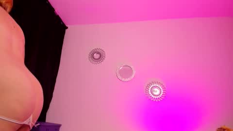 Zaritha Li online show from November 8, 10:26 am