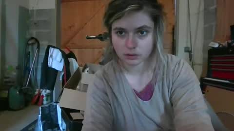 Snapshot of zazbella chatting on March 10, 10:09 am zazbella online show from March 10, 10:09 am