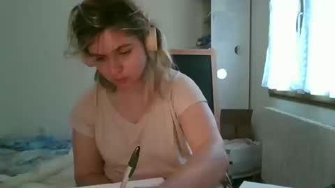 Snapshot of zazbella chatting on March 11, 8:42 am zazbella online show from March 11, 8:42 am