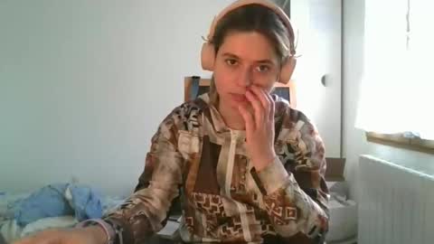 Snapshot of zazbella chatting on March 15, 8:20 am zazbella online show from March 15, 8:20 am