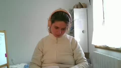 Snapshot of zazbella chatting on March 20, 7:35 am zazbella online show from March 20, 7:35 am