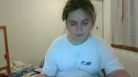Snapshot of zazbella chatting on April 2, 8:28 pm zazbella online show from April 2, 8:28 pm