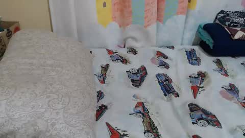 Snapshot of zeina_gen chatting on May 3, 7:47 am flabby online show from May 3, 7:47 am