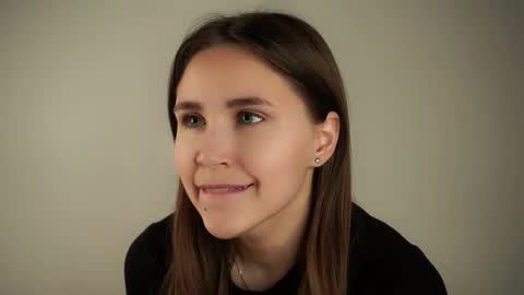 Emilia online show from September 28, 1:00 am