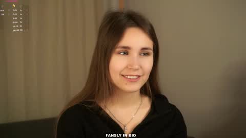 Emilia online show from October 27, 1:09 am