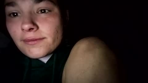 Snapshot of zellelajay2009 chatting on January 28, 7:22 am KENDAL Kaylee online show from January 28, 7:22 am