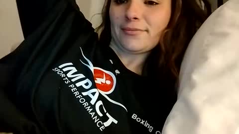 Snapshot of zellelajay2009 chatting on February 13, 4:43 am KENDAL Kaylee online show from February 13, 4:43 am