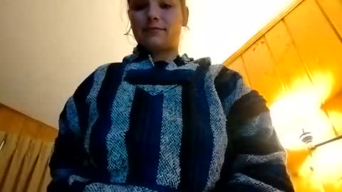 Snapshot of zellelajay2009 chatting on February 22, 2:17 am KENDAL Kaylee online show from February 22, 2:17 am