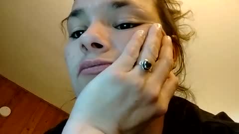 Snapshot of zellelajay2009 chatting on February 26, 6:21 pm KENDAL Kaylee online show from February 26, 6:21 pm