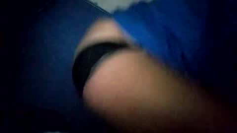 Snapshot of zellelajay2009 chatting on November 18, 6:40 am KENDAL Kaylee online show from November 18, 6:40 am