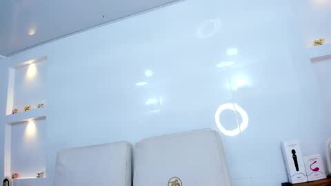 Zenda Evans online show from January 10, 4:25 am