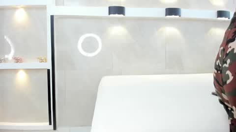 Zenda Evans online show from February 20, 4:09 am