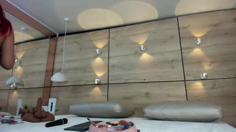 Zenda Evans online show from February 24, 3:59 am