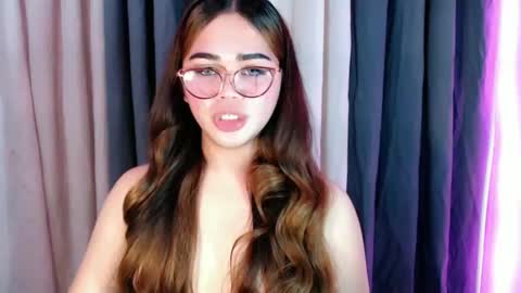 Snapshot of zendaya_amore chatting on June 3, 3:17 pm Zendaya online show from June 3, 3:17 pm