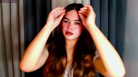 Snapshot of zendaya_amore chatting on June 6, 7:13 am Zendaya online show from June 6, 7:13 am