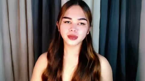 Snapshot of zendaya_amore chatting on June 12, 1:54 pm Zendaya online show from June 12, 1:54 pm