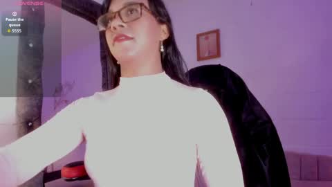 Snapshot of zendaya_dl chatting on May 26, 5:31 pm Luciana online show from May 26, 5:31 pm