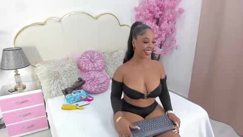 Snapshot of zendayarosse chatting on May 11, 8:50 pm zendayarosse online show from May 11, 8:50 pm